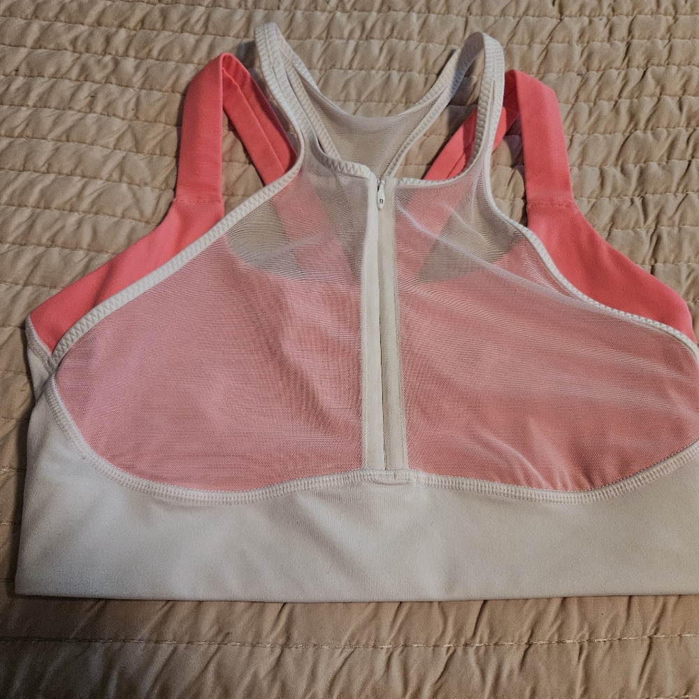 Lululemon color black sports bra